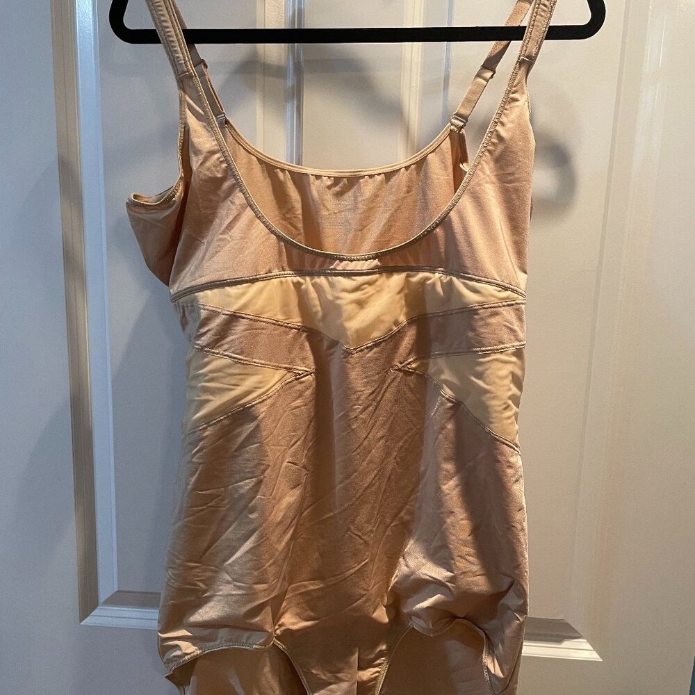 Cacique Shapewear Bodysuit 26/28